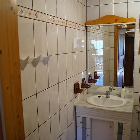Villa H33 *